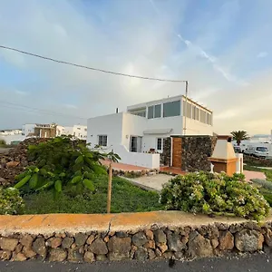 Casa Veroles Tías